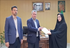 تجلیل مدیرکل کتابخانه‌های عمومی استان اردبیل از فرماندار بیله‌سوار با اهدای لوح سپاس.