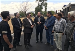 بازدید فرماندار خلخال از روند آسفالت معابر روستای گزاز