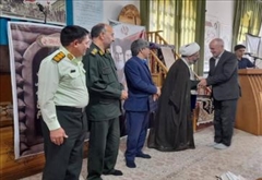 تجلیل امام جمعه نیر از امانت‌داری مدیر هتل آپارتمان لاله نیر / بازگرداندن کیف ۴۰ میلیارد ریالی به مسافران تبریزی