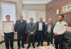 به مناسبت هفته فراجا فرماندار نیر با حضور در پلیس راه نیر سراب از زحمات فرمانده و پرسنل زحمت کش این فرماندهی تقدیر نمودند .